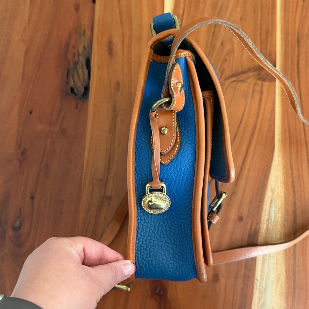 Vintage Dooney & Bourke AWL Carrier Satchel Blue/British Tan Crossbody + Strap - Picture 4 of 13